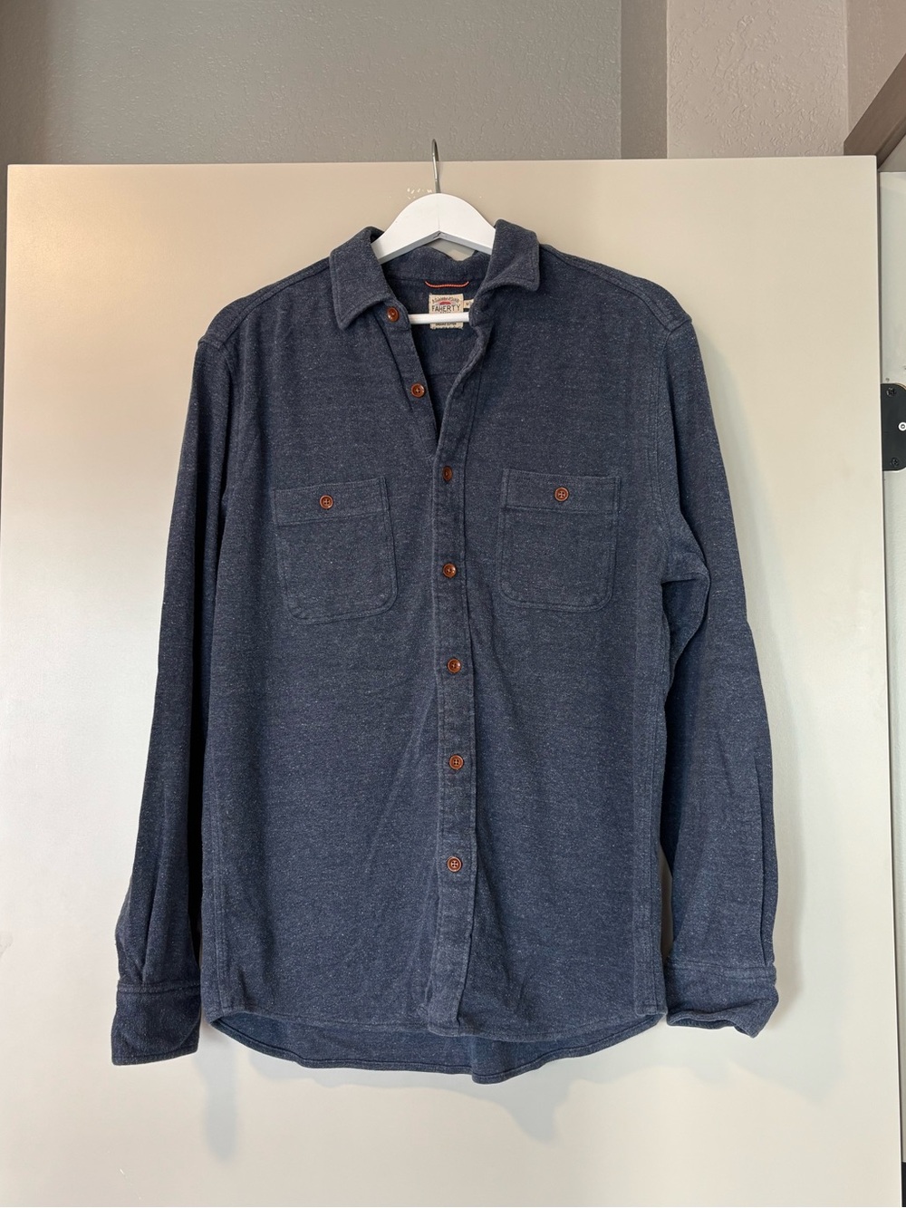 Men's Faherty Organic Cotton Long-Sleeve Button-Up Shirt - Navy Granola Gorpcore